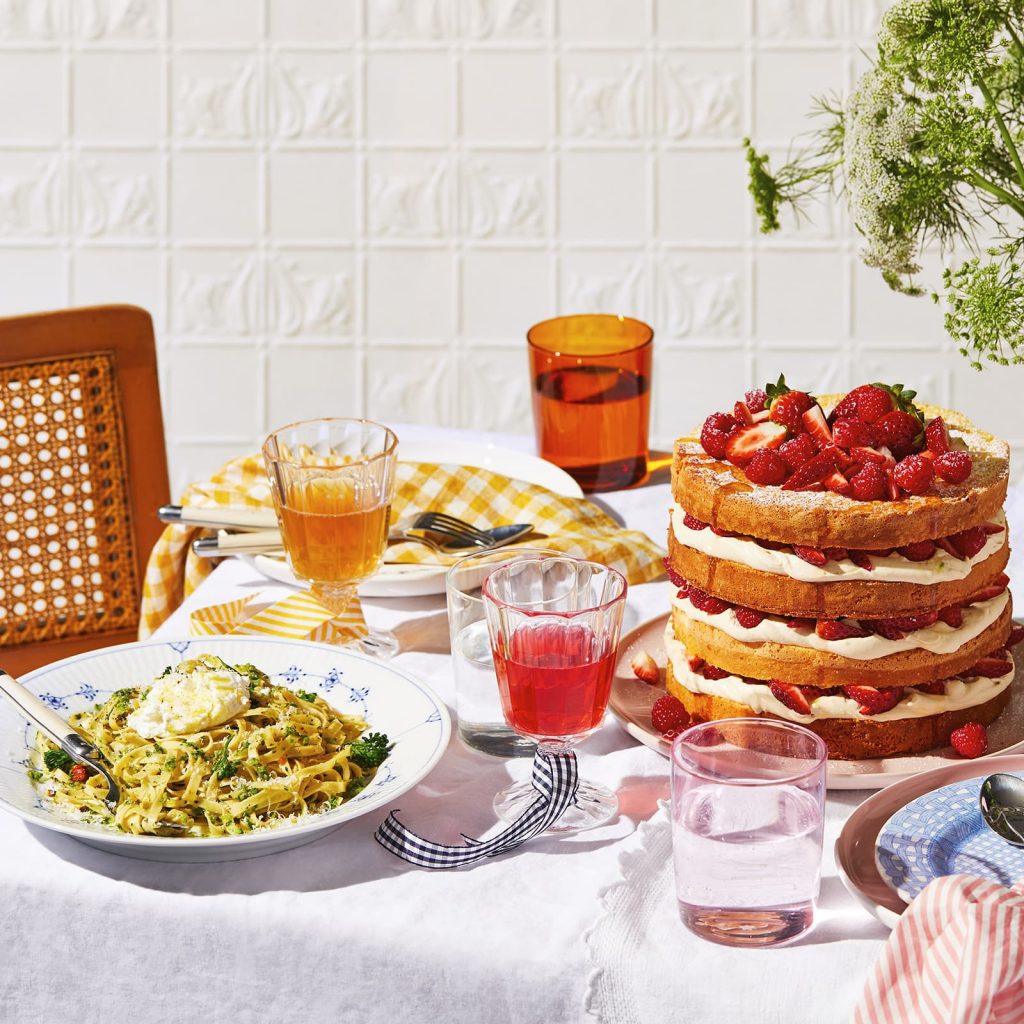 Spring weekend lunch: tagliatelle, non alcoholic drinks and strawberry layer cake