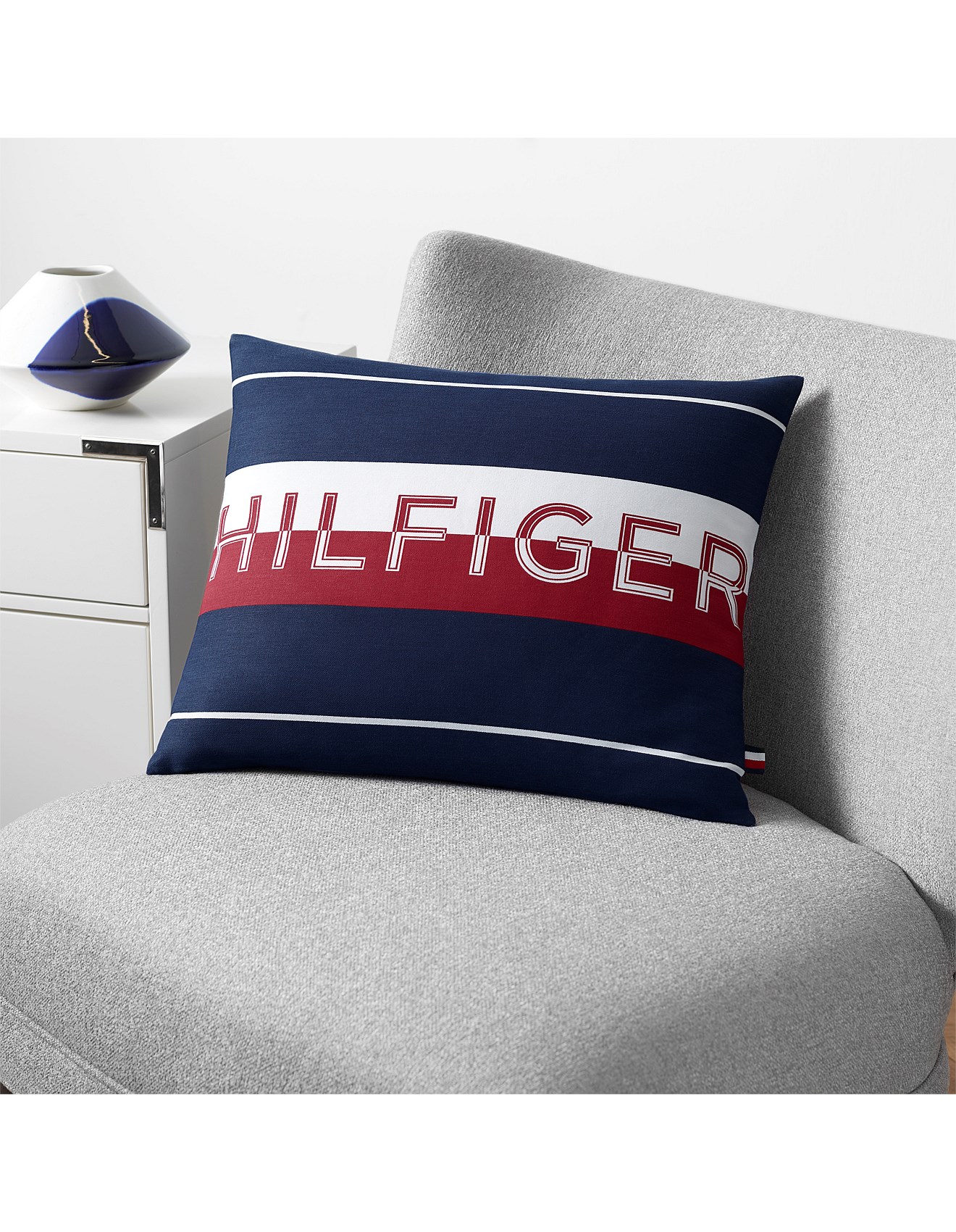 tommy hilfiger cushion