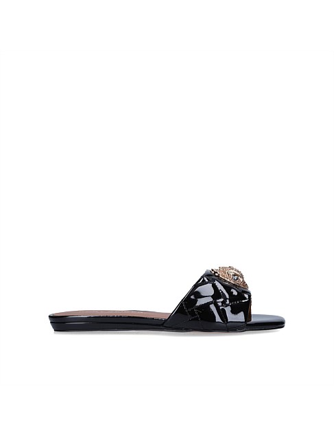 KENSINGTON FLAT SANDAL BLACK PATENT FLAT SANDALS