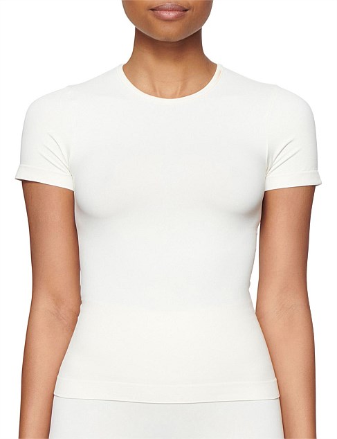 SOFT SMOOTHING SEAMLESS T-SHIRT