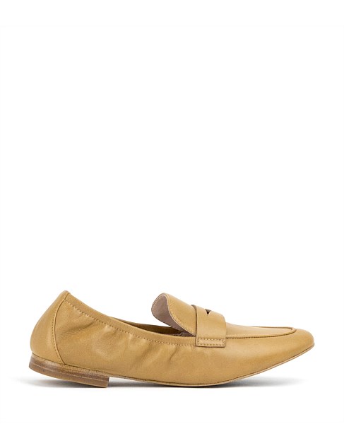 GULLIVER ALMOND TOE MOCCASIN