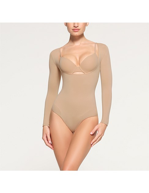 SEAMLESS SCULPT LONG SLEEVE OPEN BUST BODYSUIT