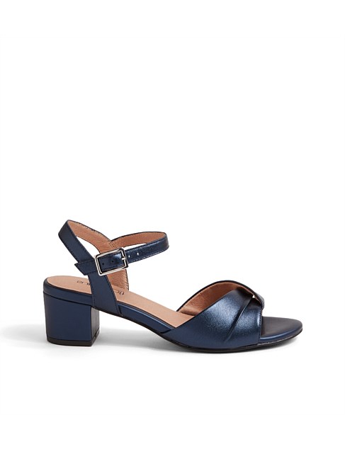 CLEANTHA3 BLUE METALLIC LEATHER SANDALS