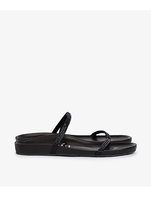 AMANDA FLAT SANDAL