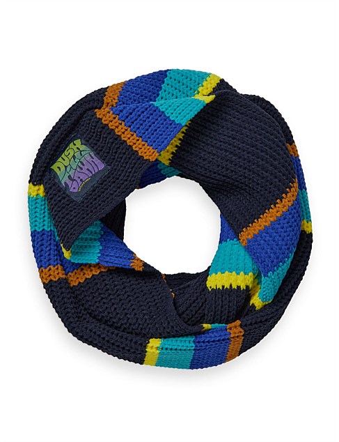 Colourful tunnel scarf