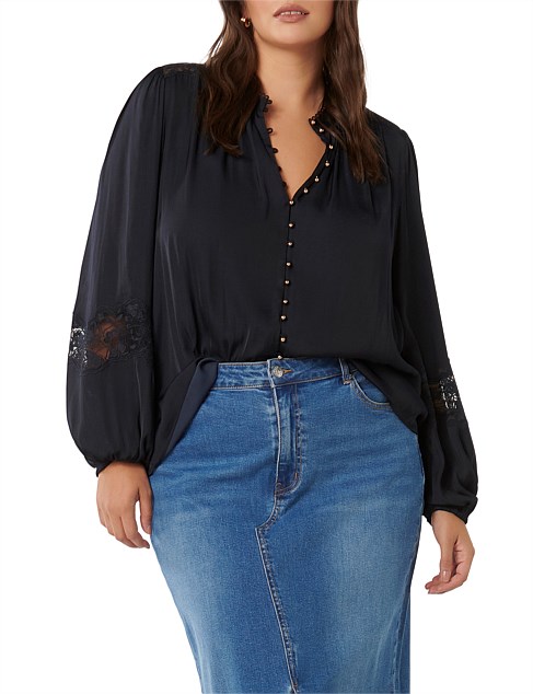 ANNALISE CURVE LACE BLOUSE