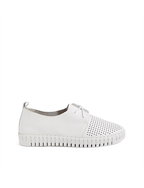 Husto White Leather Sneakers