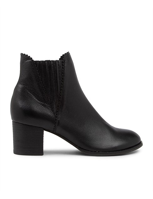 SANITI BLACK LEATHER ANKLE BOOTS BLACK HEEL