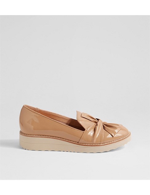 Opitto Cafe Patent Leather Flat Shoes