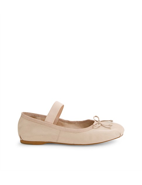 Aylay Nude Leather Ballet Flats