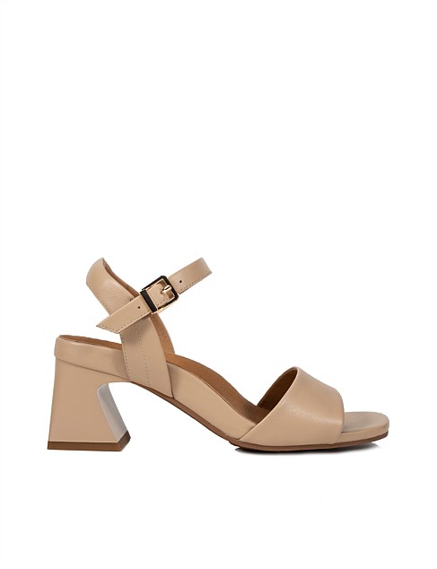 WOMEN'S GENIE SANDAL