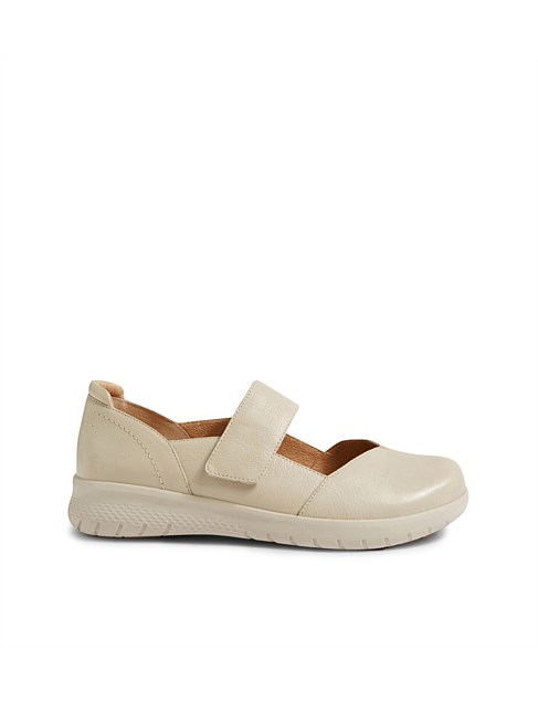 Sabbey XF Almond Leather Flat Shoes