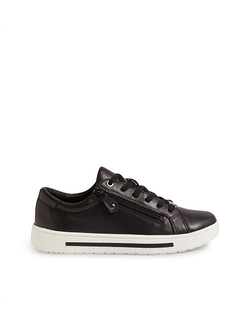 Evone Black Leather Sneakers