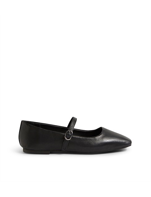 Tokena Black Leather Flat Shoes