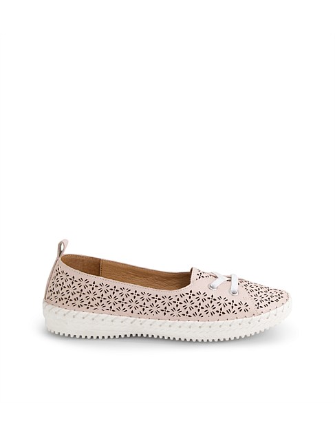 Win Dusty Pink Leather Flat Shoes