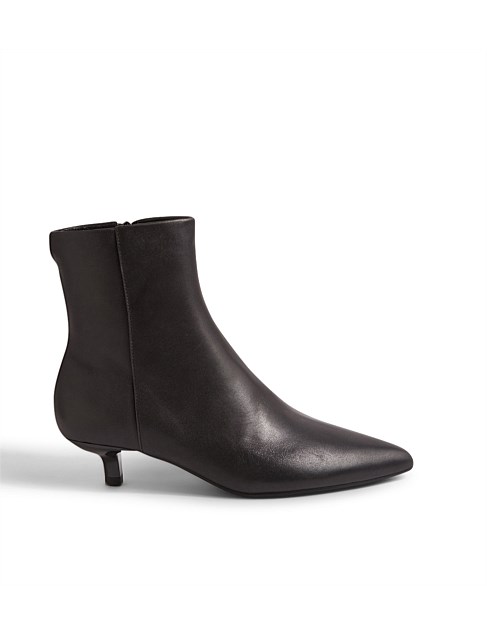 Cemila Black Leather Ankle Boots