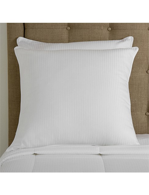 NUVOLA MEDIUM PILLOW 65X65CM