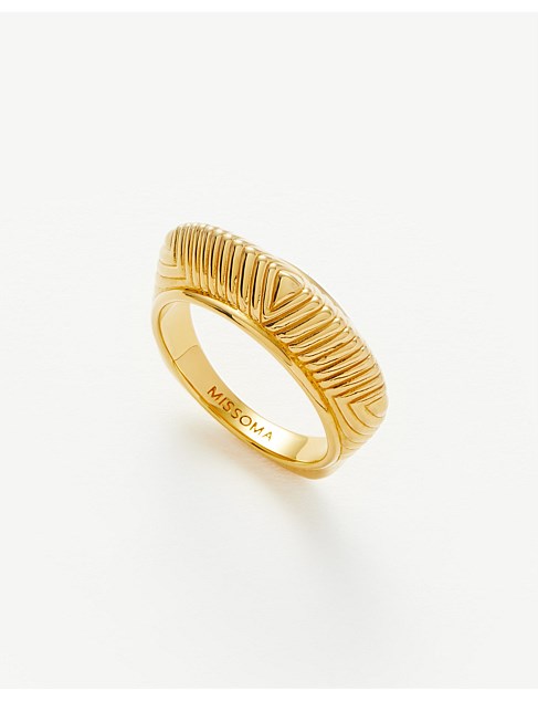 HERA RIDGED DOME RING