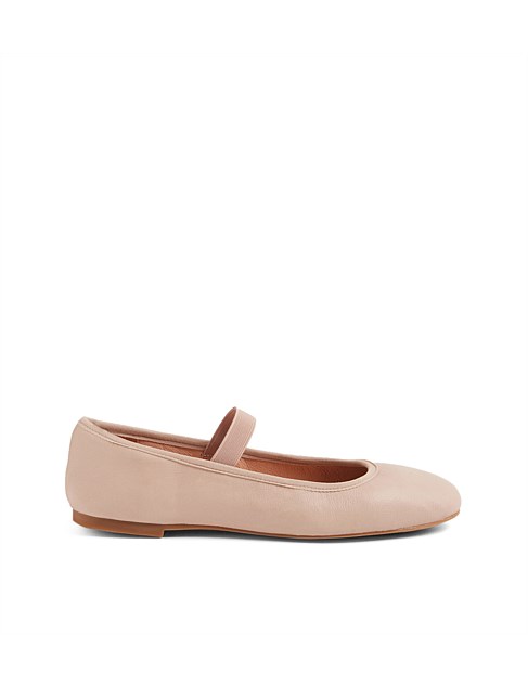 Raeli Nude Leather Flat Shoes