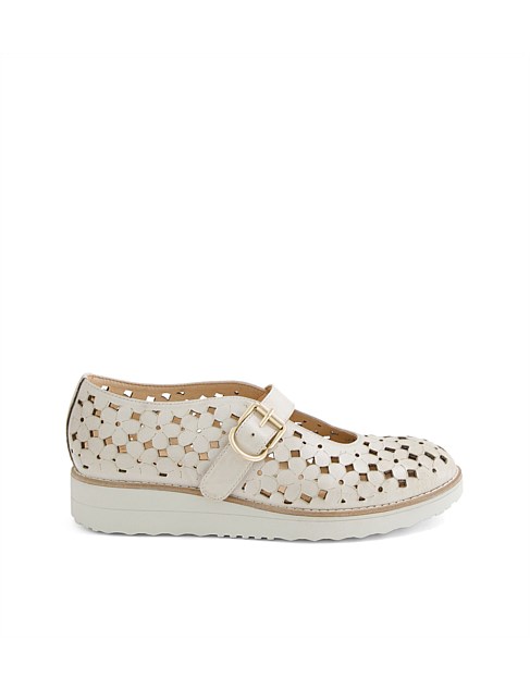 Ollens Almond Leather Flat Shoes