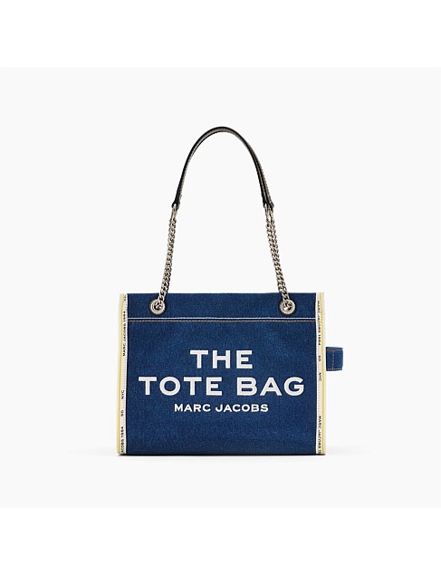 THE MEDIUM TOTE