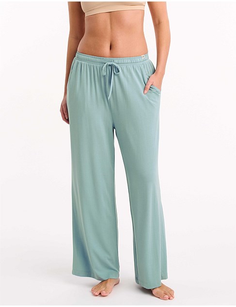 BEYOND THE BEDROOM RELAXED PANT