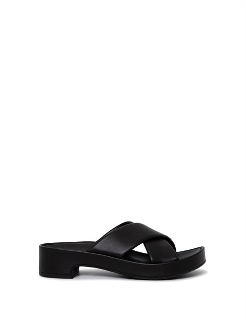 LEXIA CROSS FLAT SANDAL