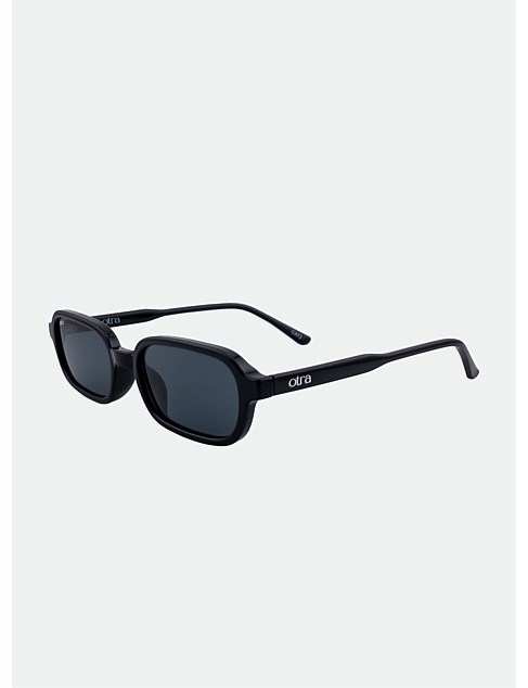 FRANKIE SUNGLASSES BLACK/ SMOKE