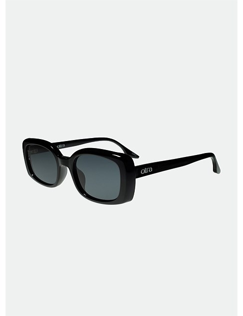 DAISY SUNGLASSES BLACK/ SMOKE