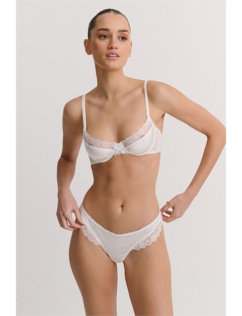 Amelie Thong White