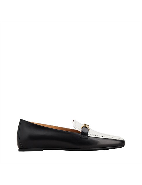 LOAFERS IN LEATHER