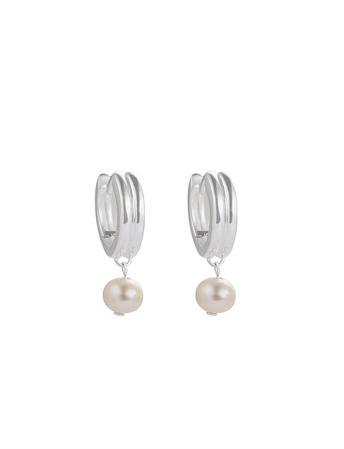 SOLACE HOOP EARRINGS W PEARL DROPS