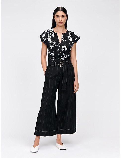 TEXTURED PINSTRIPE TOPSTITCHED CROPPED PANT