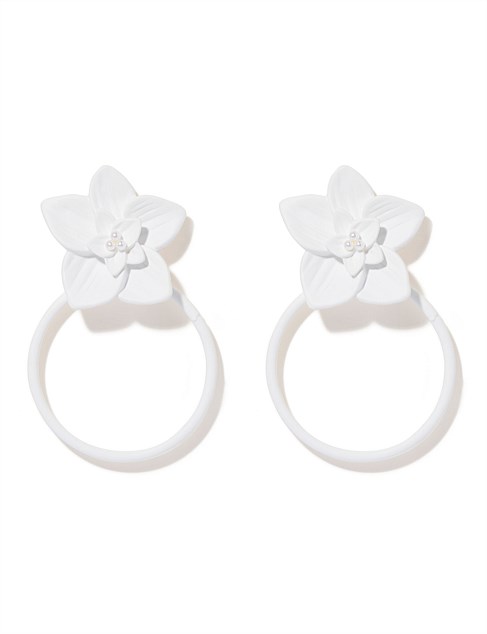 SIGNATURE FRIEDA FLOWER HOOP EARRINGS