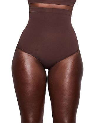 SEAMLESS SCULPTING HIGH WAIST BRIEF COCOA