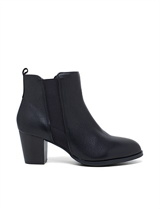 black boots women on sale