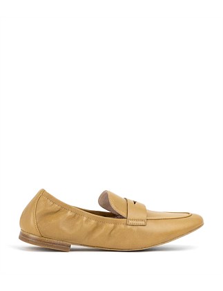 GULLIVER ALMOND TOE MOCCASIN