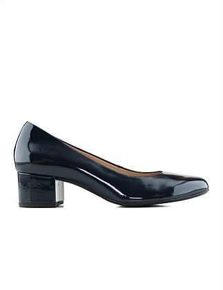 WOMEN'S BROAD ST SHOE