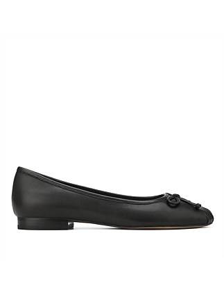 ANASTASIA Black Leather Flat