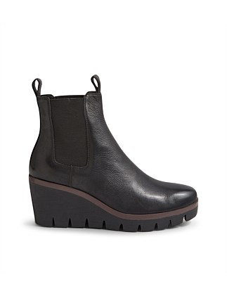 Niddle Black Leather Ankle Boots