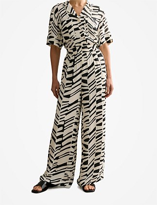 Bold Geo Wide Leg Pull On Pant