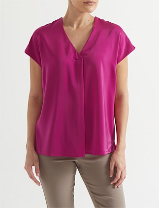 V NECK SATIN TEE