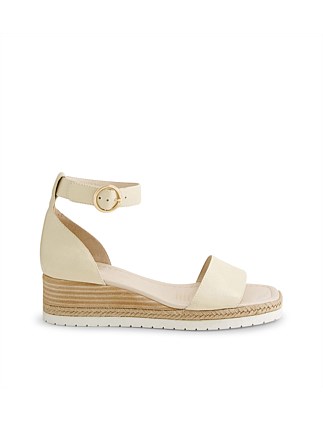 Iloha Light Camel Leather Sandals