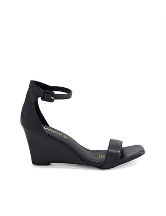 Hallay Black Leather Sandals