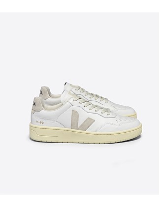 WOMEN'S V-90 SNEAKER