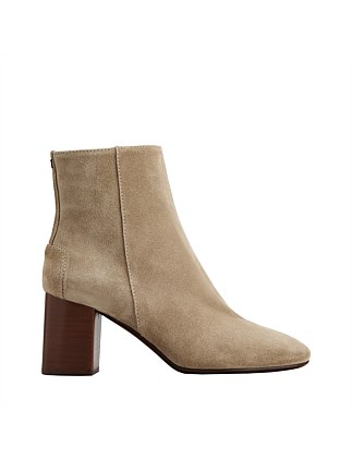 ANKLE BOOTS IN SUEDE