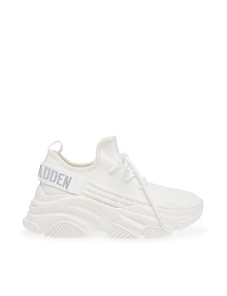 WOMEN'S PROTEGE SNEAKER